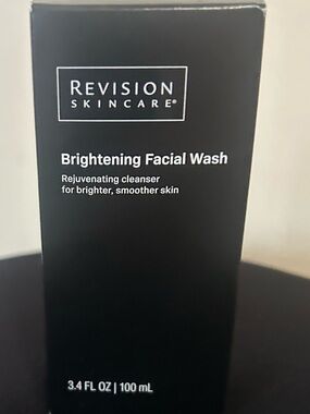 Revision skincare Brightening Facial Wash — 3.4 oz